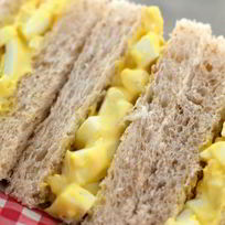 Бутерброды с яйцом