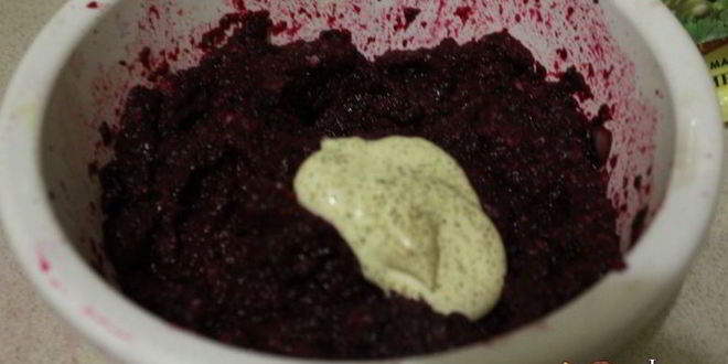 Рецепт бутербродов со свекольно-селедочной намазкой