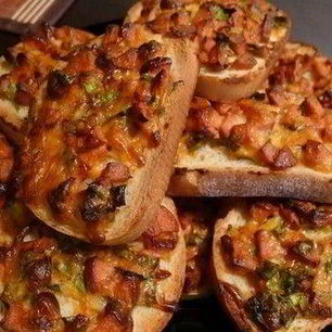 Рецепт Быстрых горячих бутербродов с колбасой и сыром