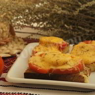 Рецепт Горячих бутербродов с помидорами и сыром в духовке