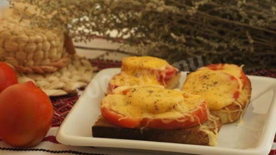 Рецепт горячих бутербродов с помидорами и сыром в духовке