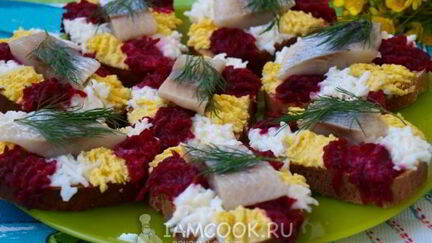 Рецепт Праздничных бутербродов с сельдью