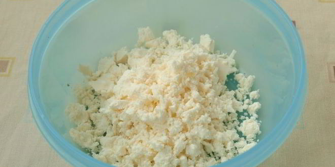 Рецепт зеленых бутербродов с омлетом и брынзой