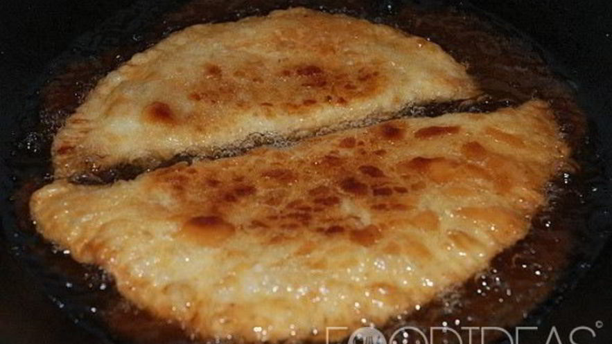 Рецепт чебуреков из слоеного теста