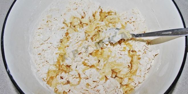 Рецепт крымских чебуреков из слоеного теста