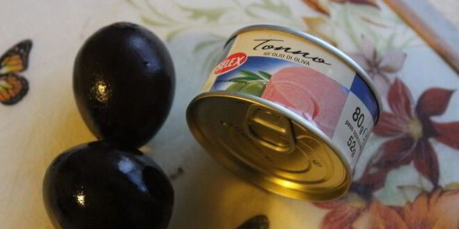 Рецепт черных яиц, фаршированных тунцом
