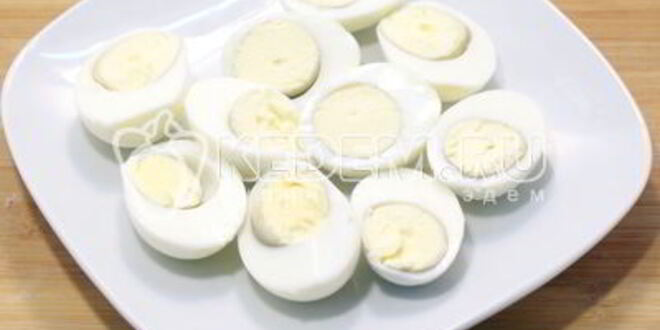 Рецепт фаршированных яиц с икорно-горчичной начинкой