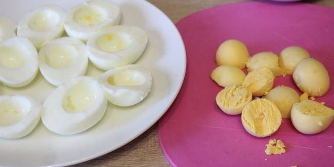 Рецепт фаршированных яиц с паштетом из индейки