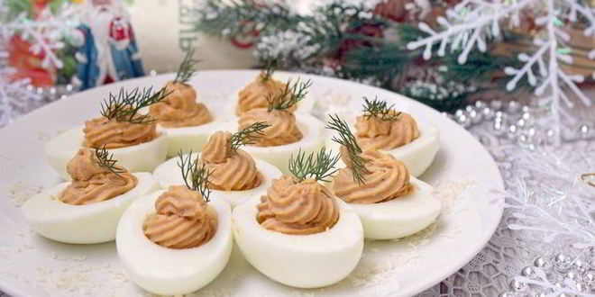 Рецепт фаршированных яиц с паштетом из индейки