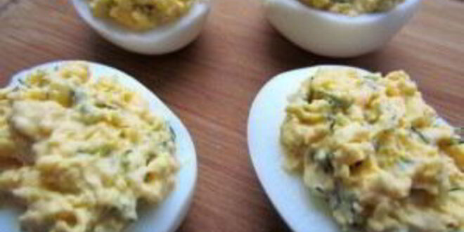 Рецепт фаршированных яиц со шпротами и красной икрой