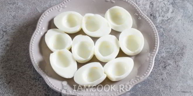 Рецепт яиц, фаршированных сельдью