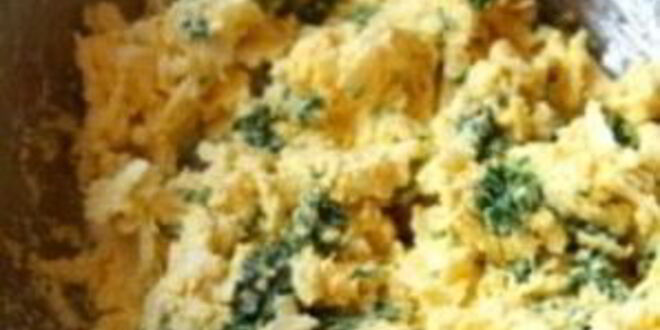 Рецепт яиц, фаршированных сыром и чесноком