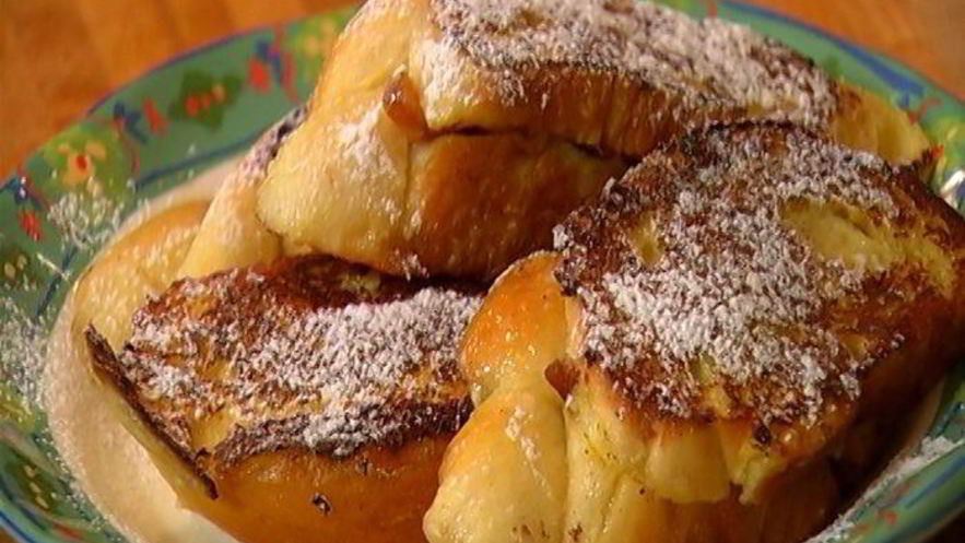 Рецепт французских гренков с сушеной вишней и курагой