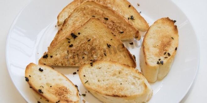 Рецепт гренков из белого хлеба на сковороде