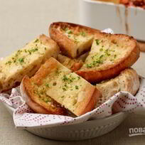 Гренки из белого хлеба с чесноком