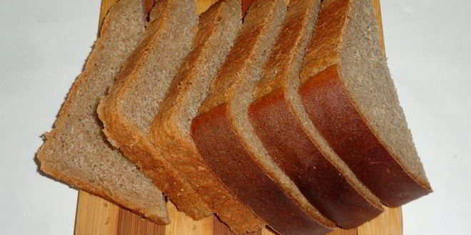 Рецепт гренков из черного хлеба с печенью и яйцом