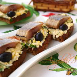 Рецепт Гренков из ржаного хлеба с сельдью