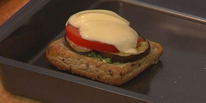 Рецепт гренков с баклажанами и моцареллой