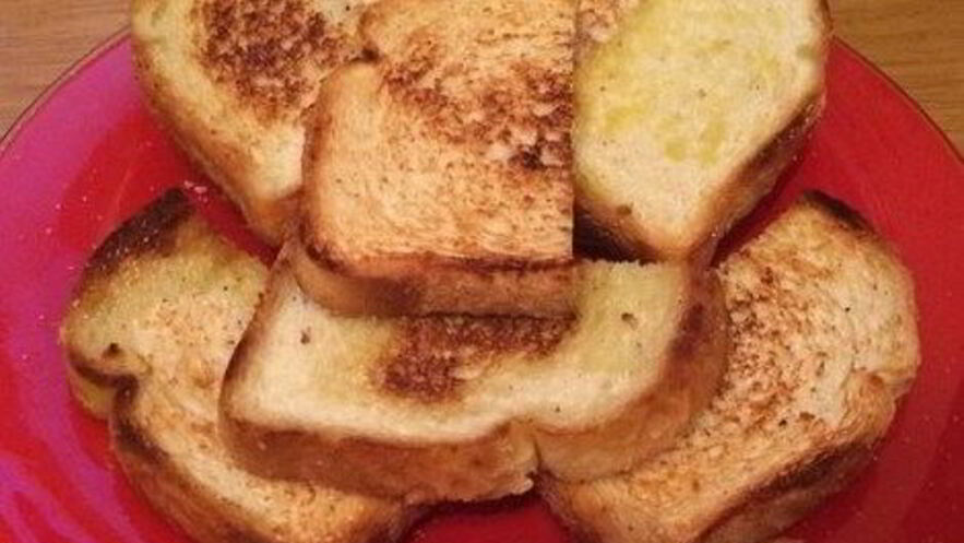 Рецепт гренков с чесноком и солью