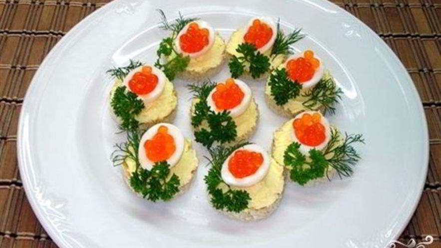 Рецепт гренков с икрой