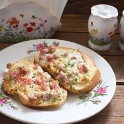 Рецепт Гренков с ветчиной и сыром