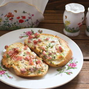 Рецепт Гренков с ветчиной и сыром