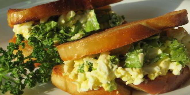 Рецепт гренков с яичным салатом