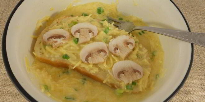 Рецепт сырных гренков с припеком из шампиньонов