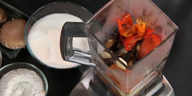 Рецепт икры из печеных овощей и жареных грибов