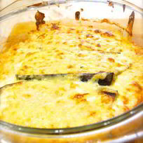 Инвольтини из баклажанов с соусом из рикотты, пармезана и базилика