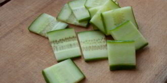 Рецепт канапе из креветок и огурца на тостах