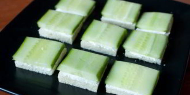 Рецепт канапе из креветок и огурца на тостах