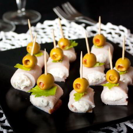 Рецепт Канапе из ветчины с сырной начинкой