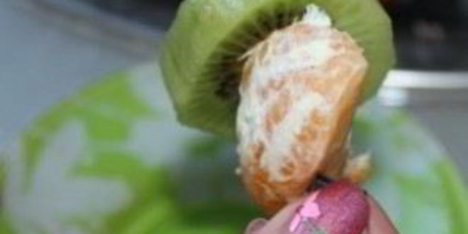 Рецепт канапе к шампанскому из фруктов