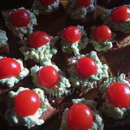 Рецепт Канапе с авокадо