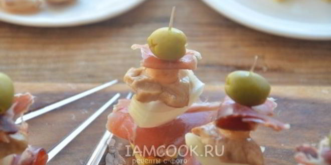 Рецепт канапе с хамоном, грибами и сыром