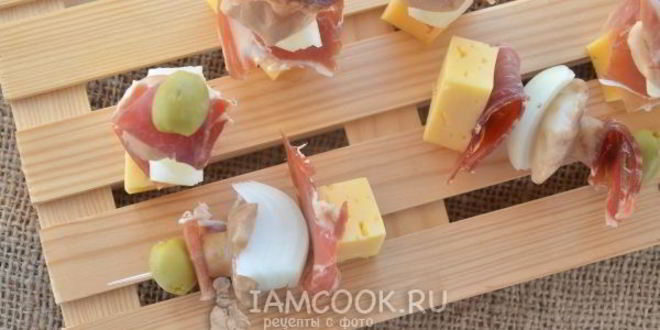 Рецепт канапе с хамоном, грибами и сыром