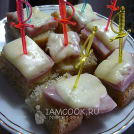 Рецепт Канапе с колбасой и сыром