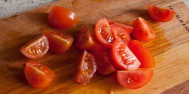 Рецепт канапе с кремом из феты и песто с томатами