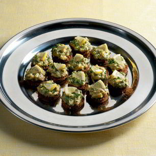 Рецепт Канапе с салатом из анчоусов