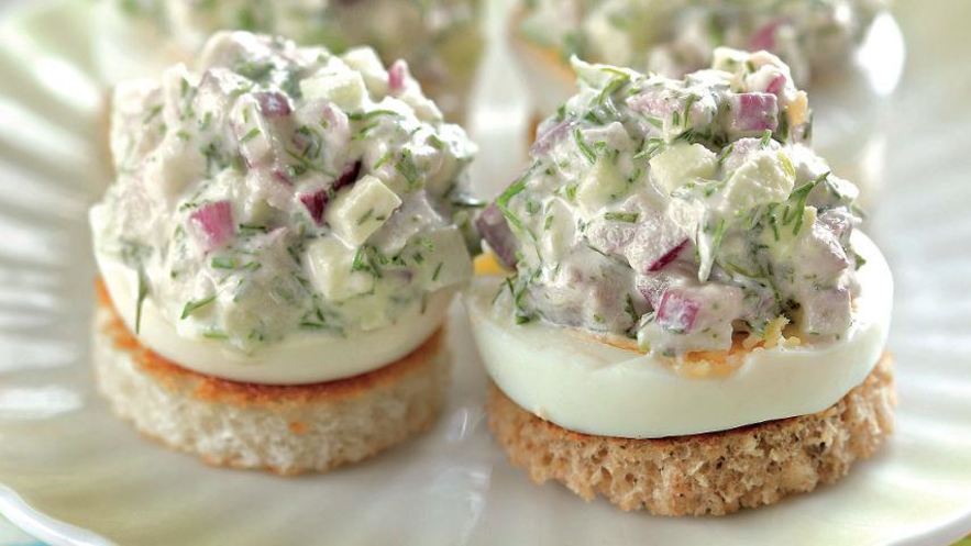 Рецепт канапе с сельдью