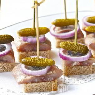 Рецепт Канапе с селедкой