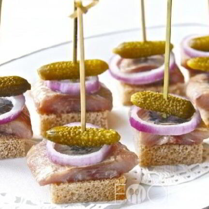 Рецепт Канапе с селедкой