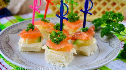 Рецепт Канапе с семгой и огурцом
