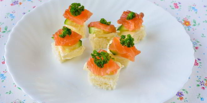 Рецепт канапе с семгой и огурцом