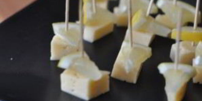 Рецепт канапе с сыром и оливками