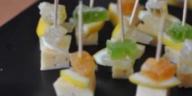 Рецепт канапе с сыром и оливками