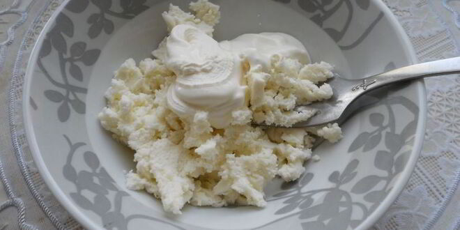 Рецепт канапе со свежим огурцом, перепелиными яйцами и адыгейским сыром