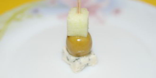 Рецепт канапе яблочко блю