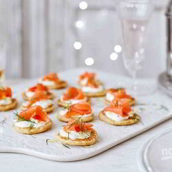 Рецепт Новогодних канапе с семгой